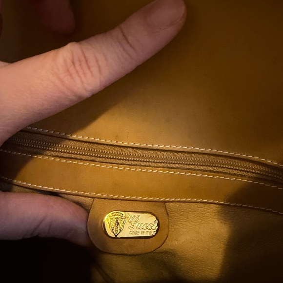 Gucci Vintag Crossbody Bag - Picture 3 of 11
